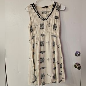 Fusionbeats Sleeveless Black and White Patterned Dress